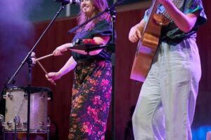 SISSOS - SISSOS (Australien) - Acoustic duo Australian sisters