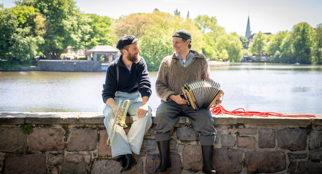 jungs-vun-de-waterkant-die-gebruder-wolf-mit-platt-vorspiel-um-1845-uhr