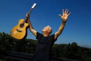 TOMMY EMMANUEL CGP - Living In The Light Tour