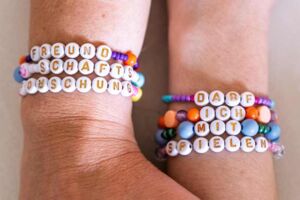 Darf ich mitspielen? - Eine Freundschaftsforschung von Esther Pilkington - ab 6 Jahre - Premiere