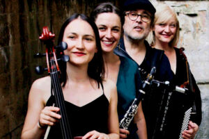 KARAWANE DER SEHNSUCHT - Gesänge in frostigen Zeiten