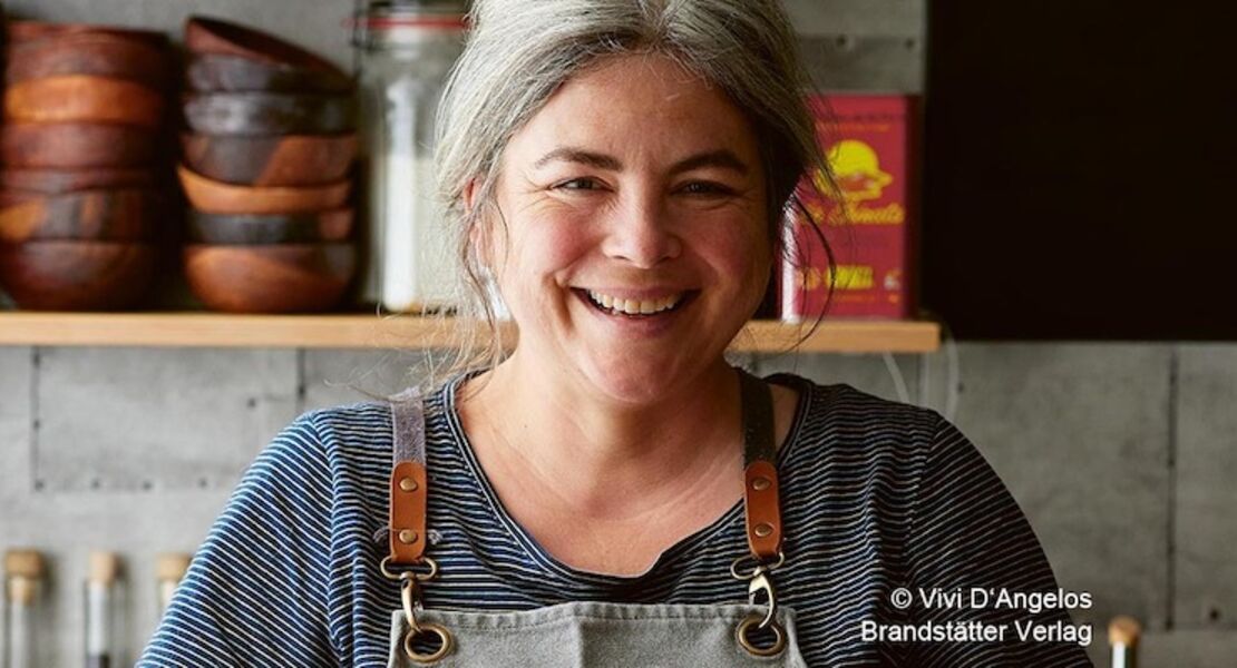 maria-gross-naturlich-maria-live-cooking-im-restaurant-mahlzeit