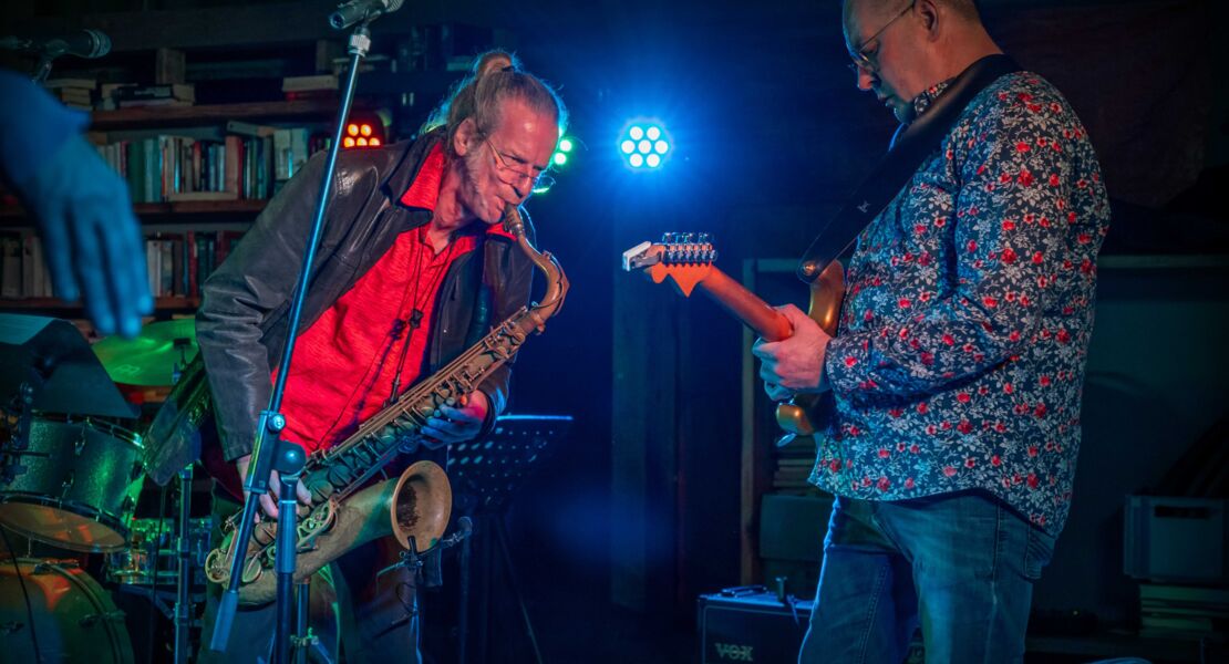 enzkreis-west-allstar-band-guests-am-schwanner-turm-unter-m-dach