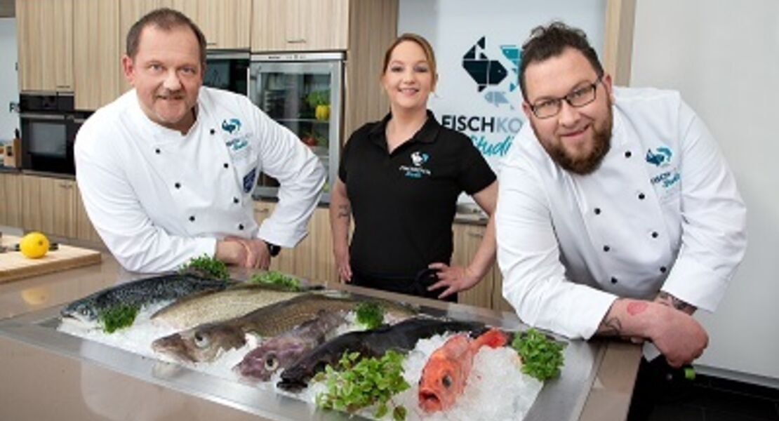 kochshow-original-mit-kalt-warmem-fischbuffet