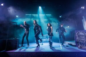 Historians say they were just friends. Eine Ode an Butches, Dykes, Femmes und Queers /UA - Phin Mindner / 15+