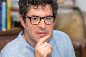 Jason Stanley - Erasing History