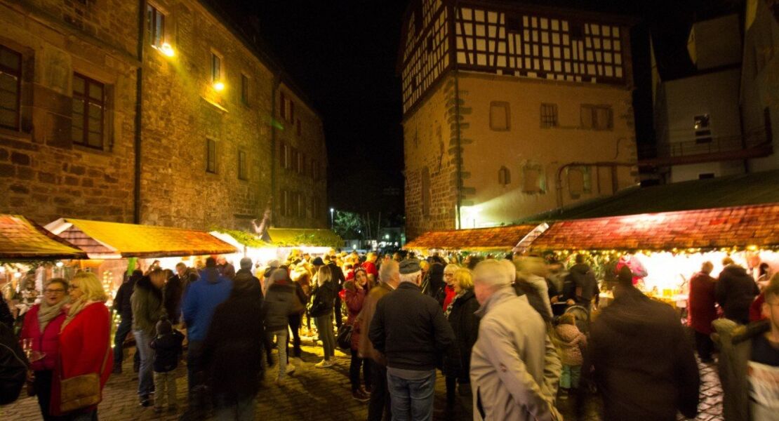 alpirsbacher-weihnachtsmarkt-sterne-uber-alpirsbach