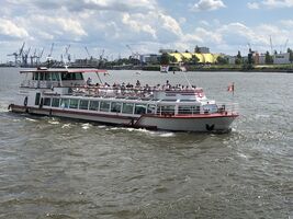 Große Hafenrundfahrt 2024 - 1-stündige Tour durch den Hamburger Hafen