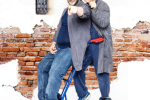 Die Hausmeister - Eine Komödie über Helden mit Prüfgerät