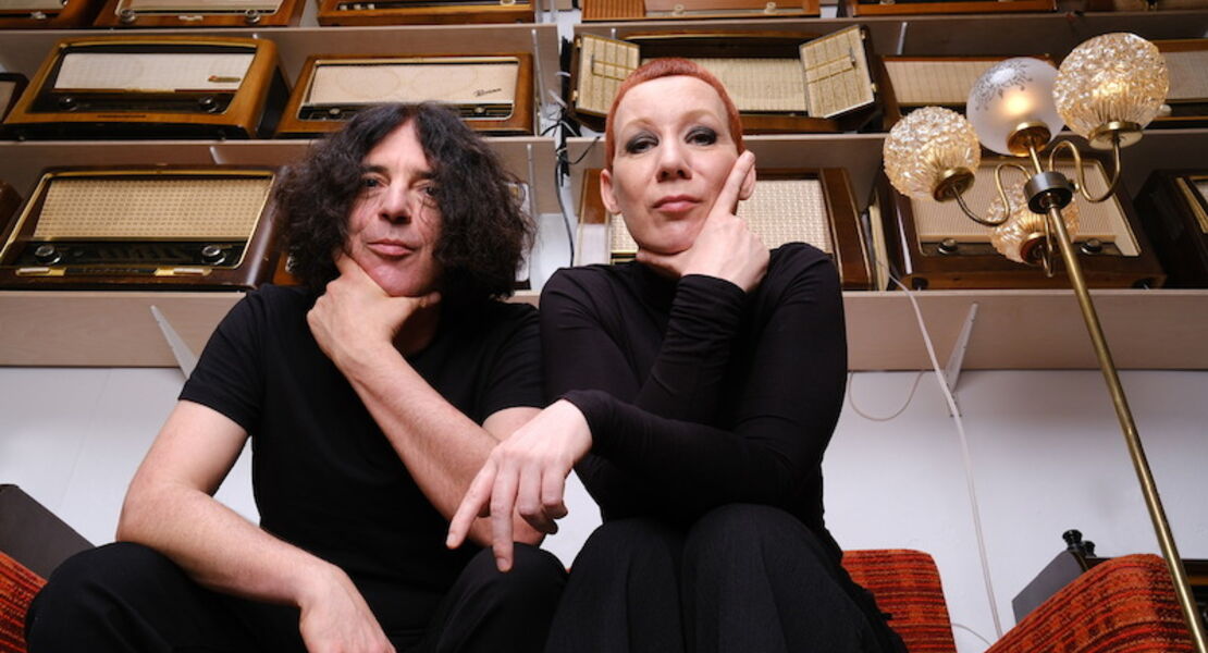 katze-im-sack-shakti-und-matze-prasentieren-uberraschungsgaste-open-air-im-kulturgarten