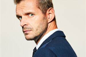 Florian Schroeder - SCHLUSS JETZT! - Der satirische Jahresrückblick