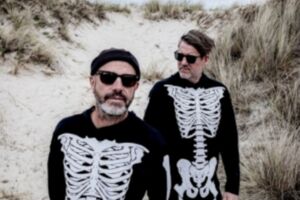 PLEWKA & SCHMEDTJE - Between the Lights