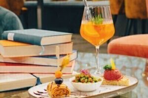 Häppchenweise Bücher genießen - Heitere Seiten