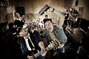 Hole full of Love - A Tribute to 70´s AC/DC - Support: Roach Resort