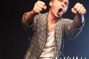 CAVEMAN mit Felix Theissen