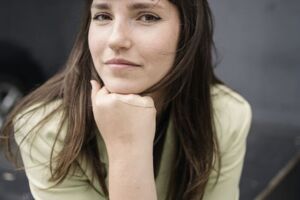 Carla Hinrichs - Lesung aus »Meine verletzte Generation«