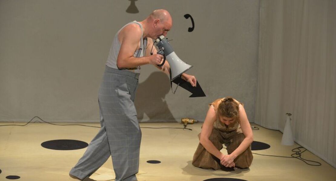 ein-loch-ist-meistens-rund