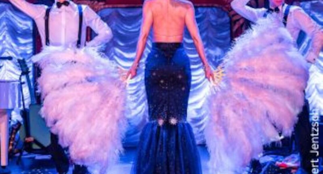 the-firebirds-burlesque-show-an-evening-with-cool-guys-and-hot-girls