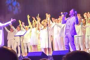 CELEBRATION GOSPEL CHOIR - Handels Messiah A Soulful Celebration