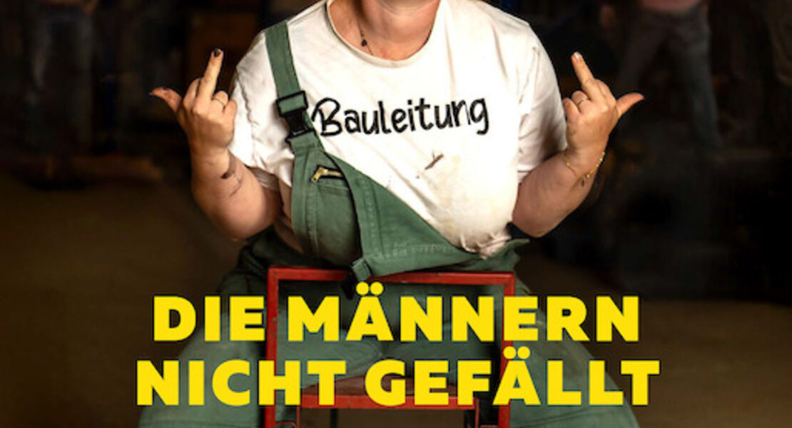 cindy-adriana-speich-ich-bau-mir-ne-welt-die-mannern-nicht-gefallt-eine-frau-eine-baustelle-ein-brennendes-patriarchat