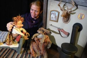 Es klopft bei Wanja in der Nacht