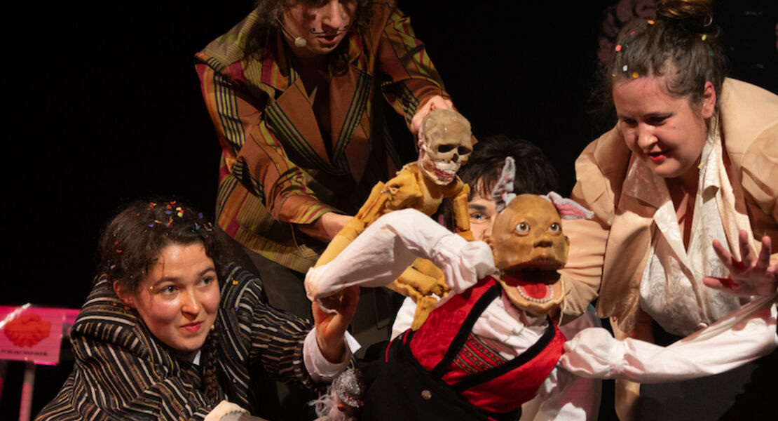 gesamtabend-bite-me-oke-kara-das-puppenkaraoke-kreationen-iii