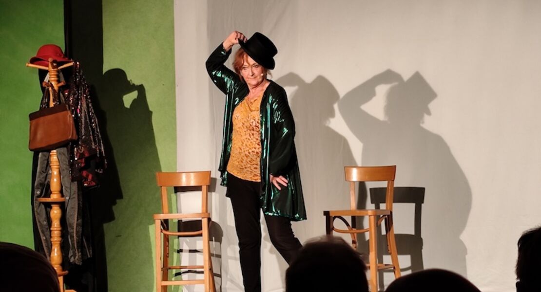 big-helga-een-kleenet-menschenkind-helga-hahnemann-unsere-henne
