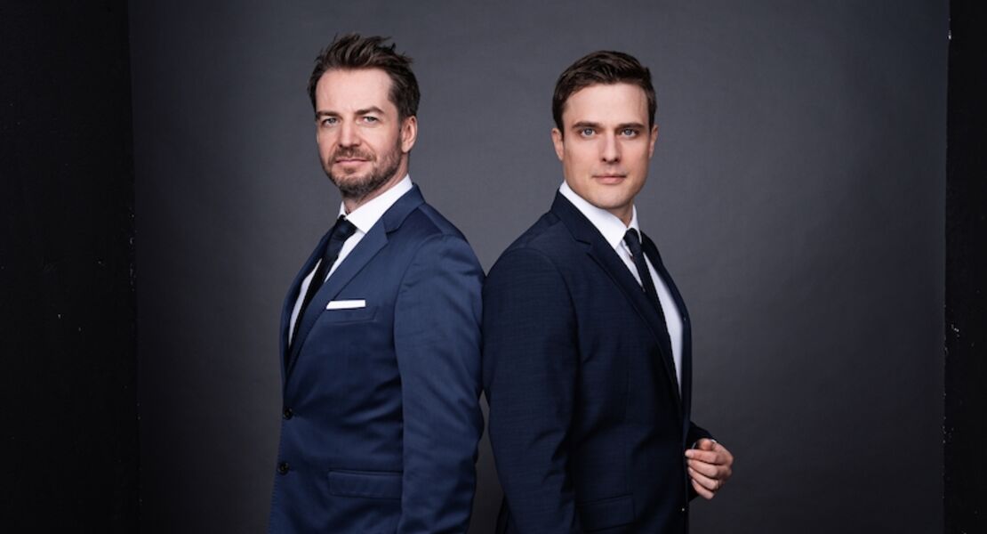 alexander-stevens-constantin-schreiber-angeklagt-schuldig-oder-nicht-live