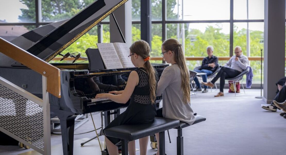 junge-musik-am-nachmittag-mit-schulerinnen-und-schulern-der-musikschule-russelsheim