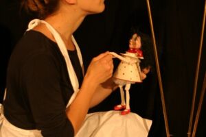 Schneewittchen. Ein Haushaltsdrama nach dem Märchen der Gebrüder Grimm