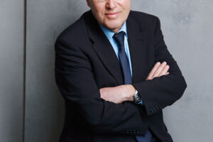 Gregor Gysi 'Ein Leben ist zu wenig' - Die Autobiografie - Lesung und Gespräch