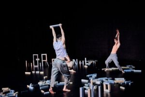 BODY THAT STANDS - Mit Audiodeskription