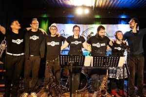 Ministry Of Silly Ska - Gute Laune, fetzige Off-Beats und Tanzen, bis der Arzt kommt.