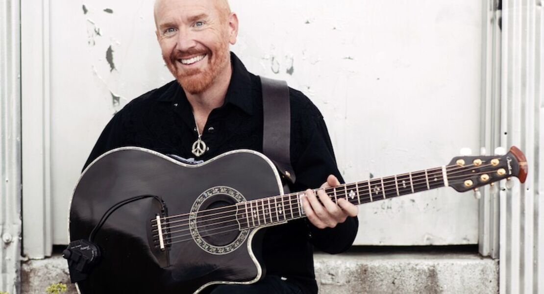 mike-masse-epic-acoustic-classic-rock-in-concert