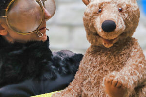 Der Faulbär büxt - Schauspiel und Puppenspiel für Kinder