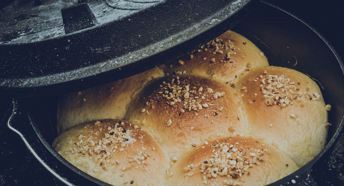 rabenschwarze-gaumenfreuden-feuerwerkstatt-wilde-feuerkuche