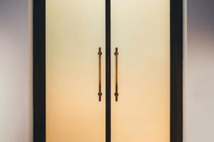 Moderne Fenster und Türen