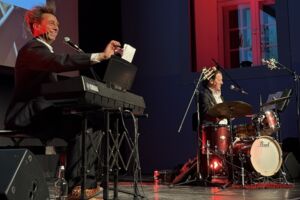 SINGALONG - X-Mas Rudelsingen mit Tobias Sudhoff