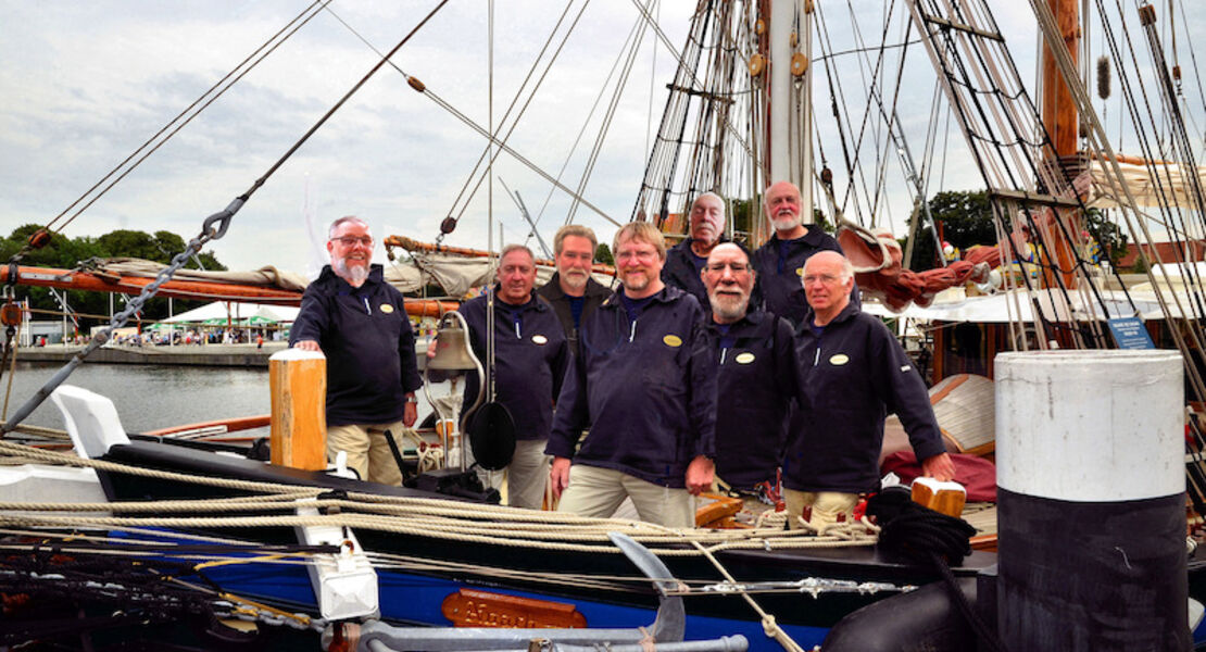 crossjack-shanty-singers