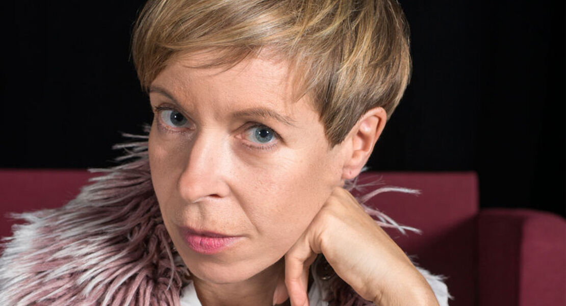 cavewoman-mit-ramona-kronke