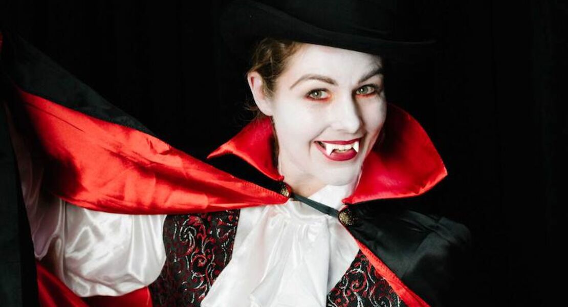norma-und-der-vampir-halloween-im-galli-theater