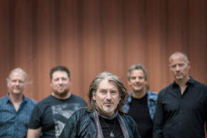 Mad Zeppelin - the song remains on stage